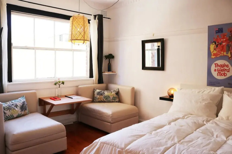 Studio Flat with Shared Rooftop Terrace — фото 4