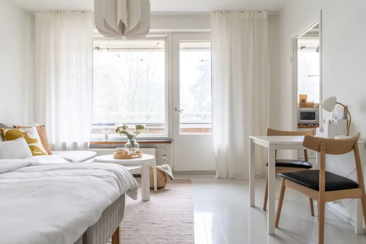 Upper floor studio with a balcony — фото 3