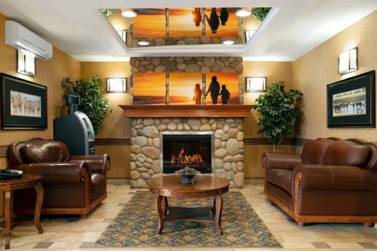 Days Inn & Suites Strathmore — фото 2