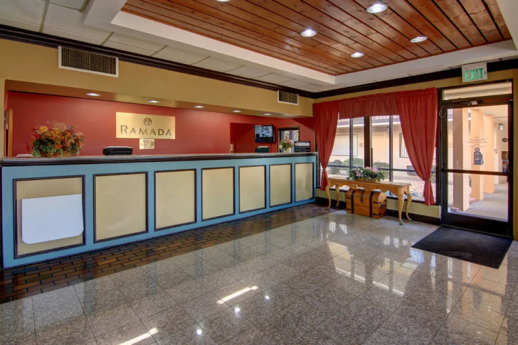 Ramada Macon — фото 2