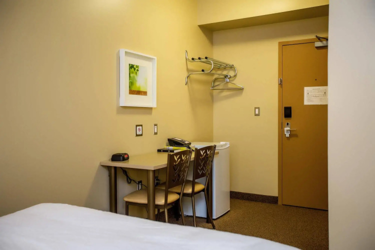 Refresh Inn & Suites — фото 2