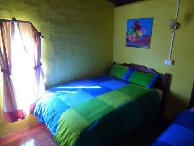 La Casa Amarilla