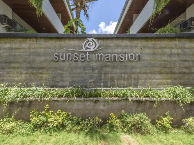 Sunset Mansion