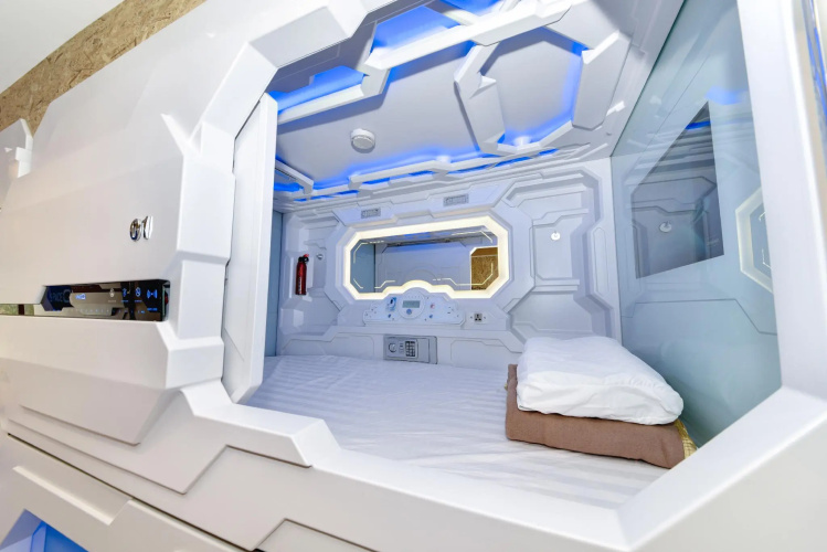 Space Q Capsule Hotel — фото 2