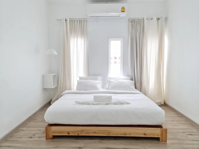 De'white Hotel