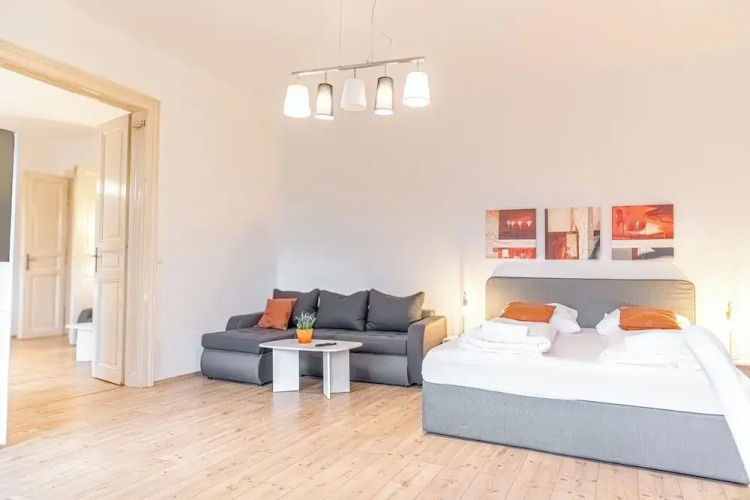 Quick Center Access 2BR Apt For Groups — фото 3