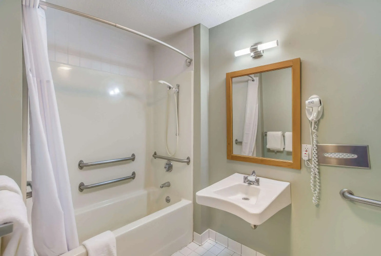 Quality Inn & Suites Gorham Riverside — фото 4