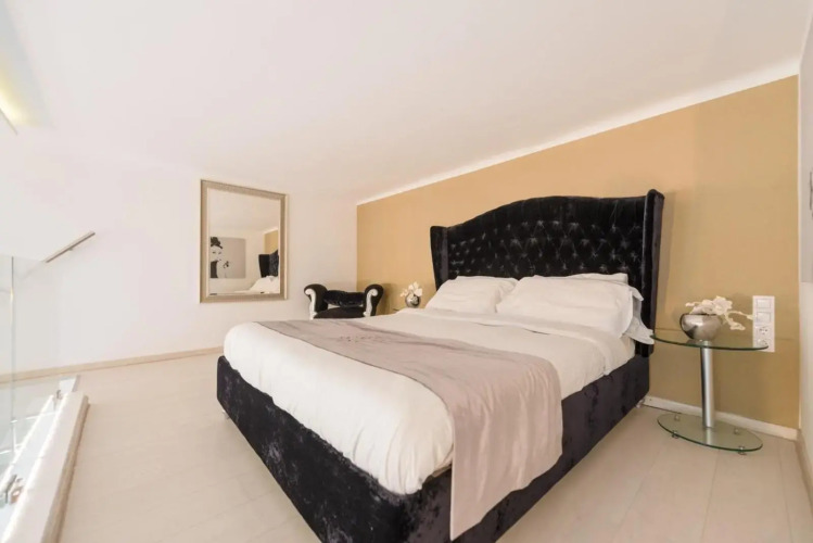 ANDRASSY 6 JACUZZI Suites — фото 4