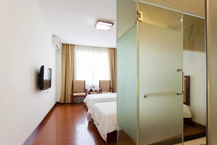 Junhong Hotel — фото 4