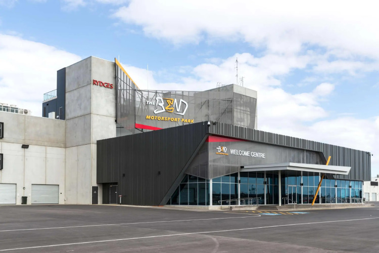 Rydges Pit Lane Hotel