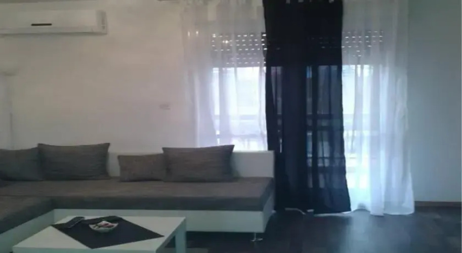 Modern Split Apartment — фото 2