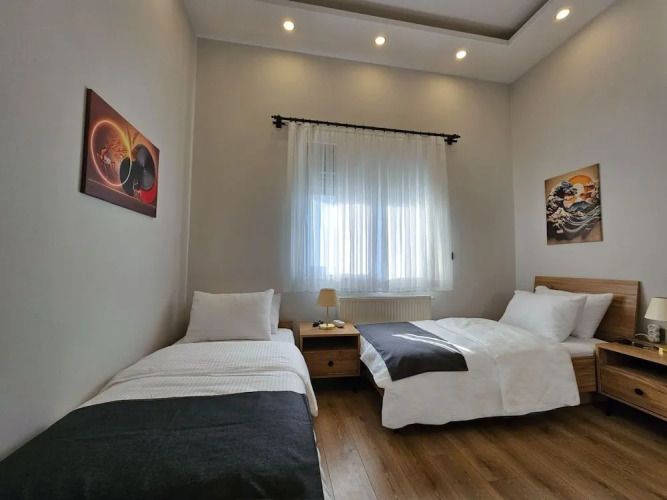 Professionally Maintained Spacious New Suites 2-5 — фото 5