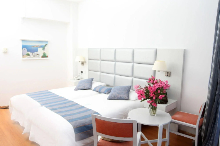 Silver Sands Beach Hotel — фото 4