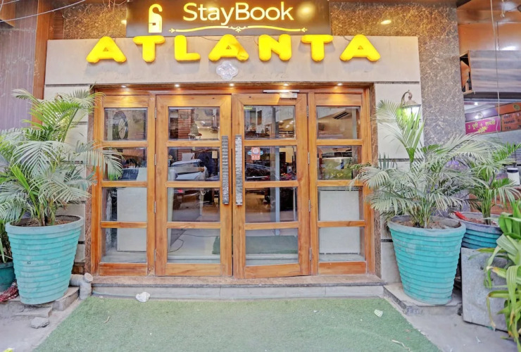 Staybook Atlanta New Delhi Train Station