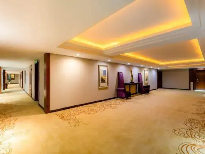 Crown Hotel — фото 2