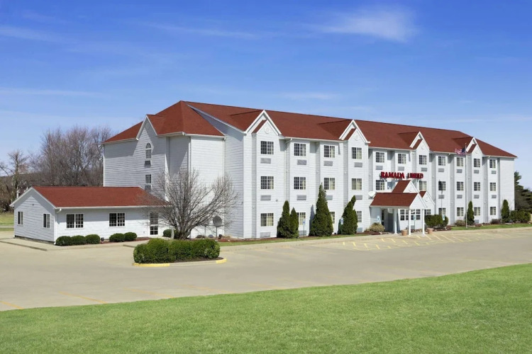 Ramada Limited Bloomington — фото 4