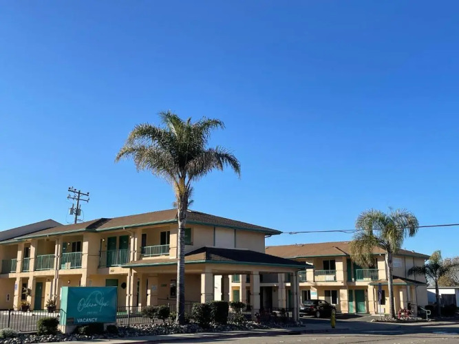Dune Surfer Inn