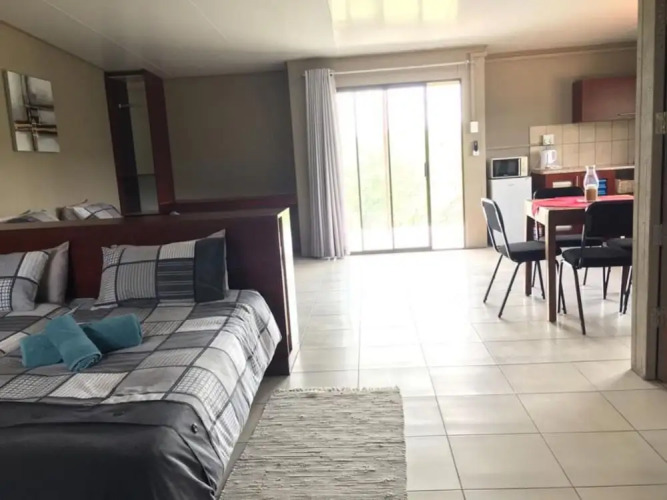 Ripley`s Self-Catering Camp Windhoek — фото 2