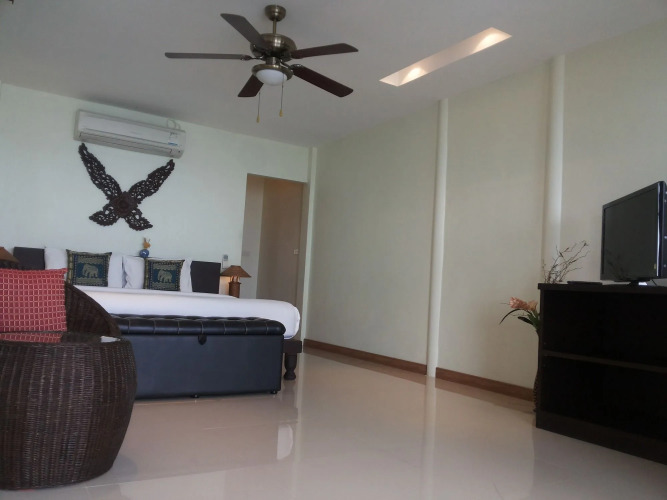 Lipa Lodge Beach Resort