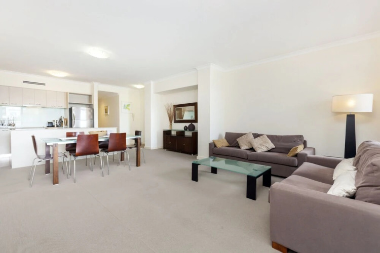 Executive Spacious Inner City Apartment — фото 5