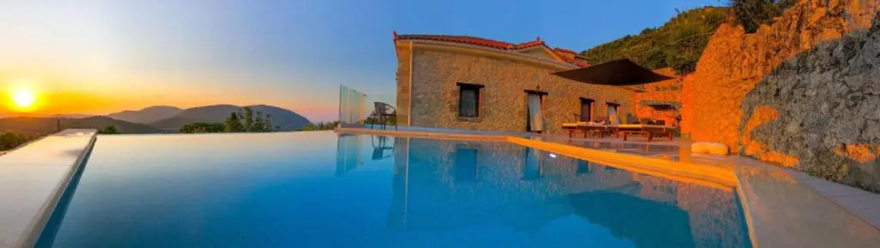 Luxury villa with private infinity pool — фото 4