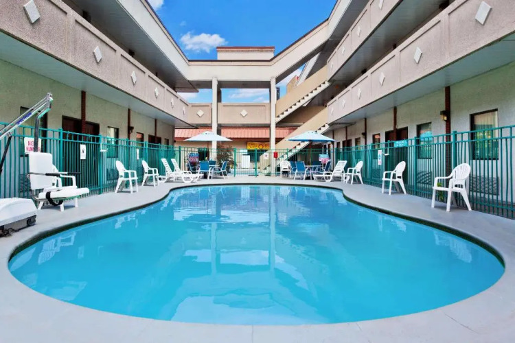Days Inn - Rivergate — фото 5