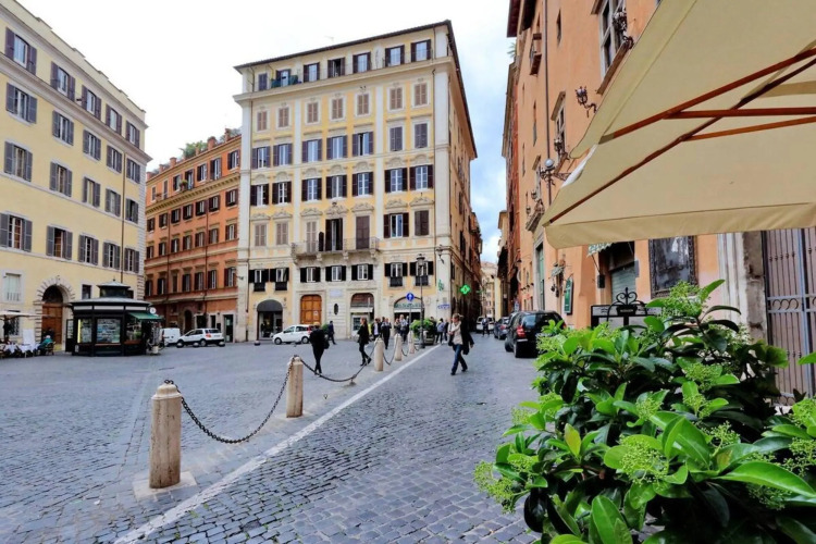 Little Queen Pantheon Residence