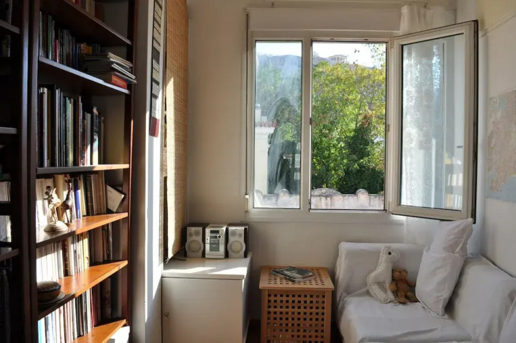 Acropolis View Super Located Studio — фото 4