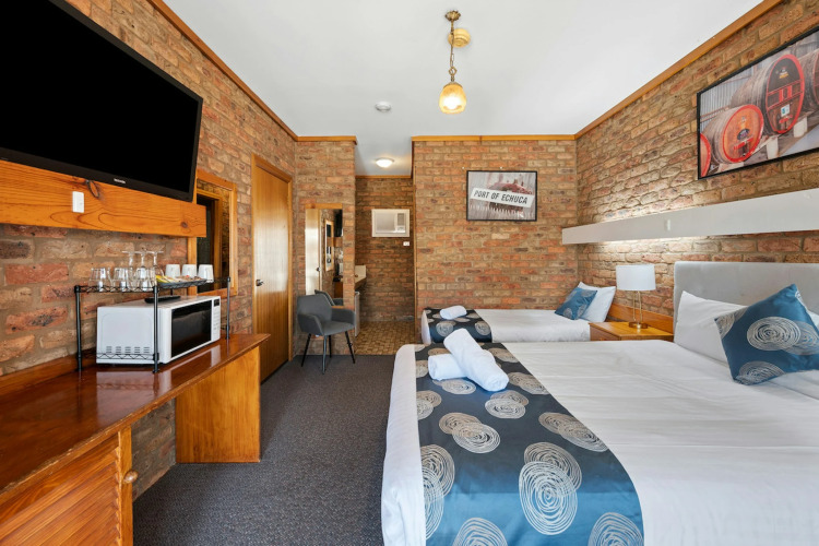 The Settlement Historic Hotel — фото 3