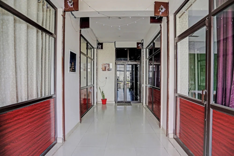 Shree Hotel — фото 4