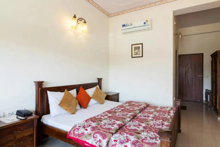 FabHotel Raj Kothi — фото 4