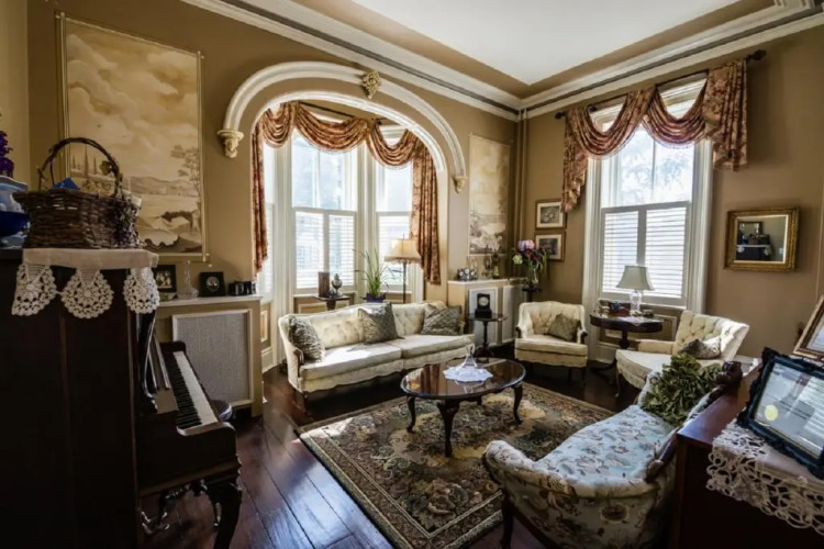 Hughson Hall Bed & Breakfast — фото 4