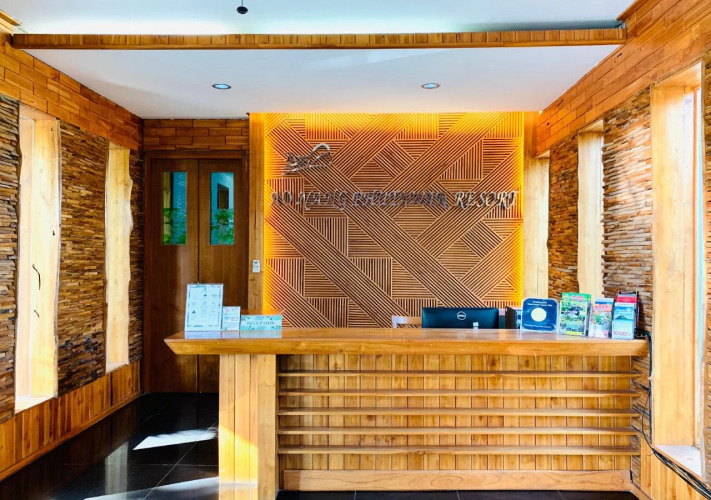 Phuvara Boutique