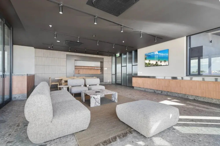 Coastal Apartment With Rooftop Pool — фото 2