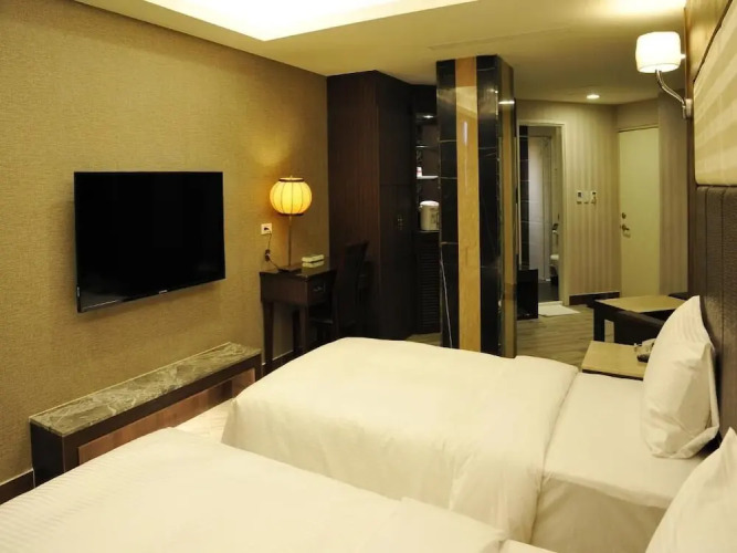 Maple Hotel Second Branch