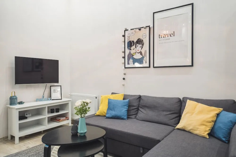 CozyYellowCube Apartment — фото 5
