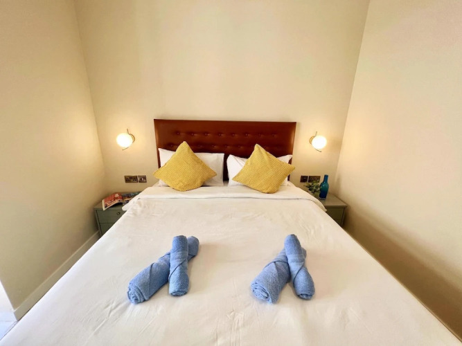 Local Gem Spacious 2BR 2BA Duplex Apartment — фото 2