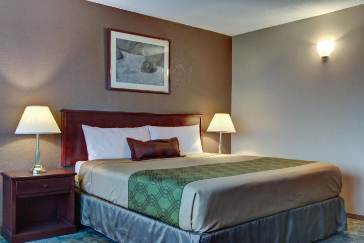 Knights Inn Kamloops — фото 4