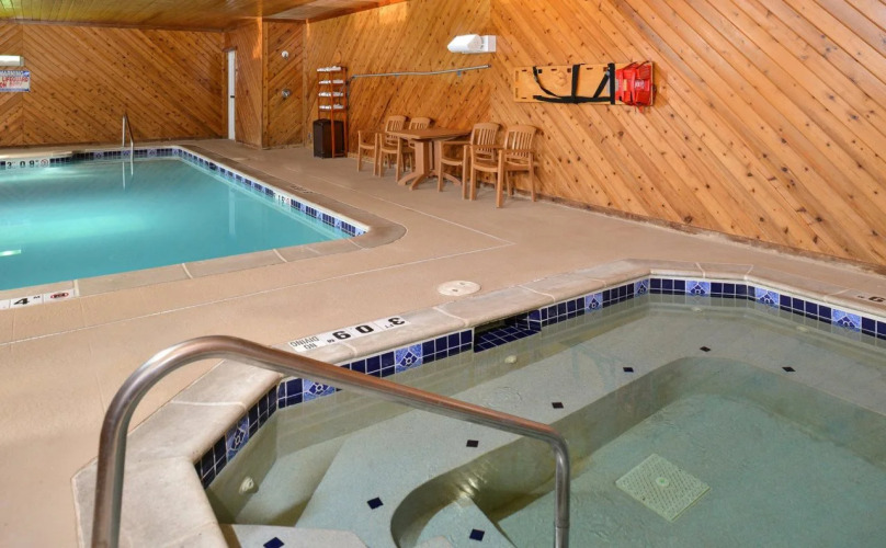 Holiday Inn Express Hotel & Suites Charlotte by IHG