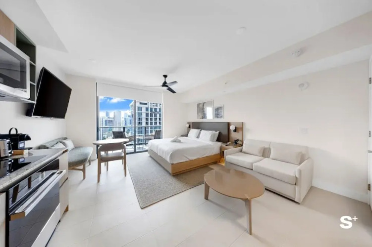 Skyline Chic Downtown Studio Getaway — фото 4
