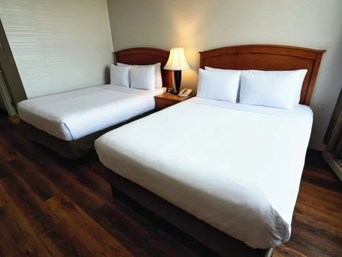 Continental Inn & Suites — фото 5