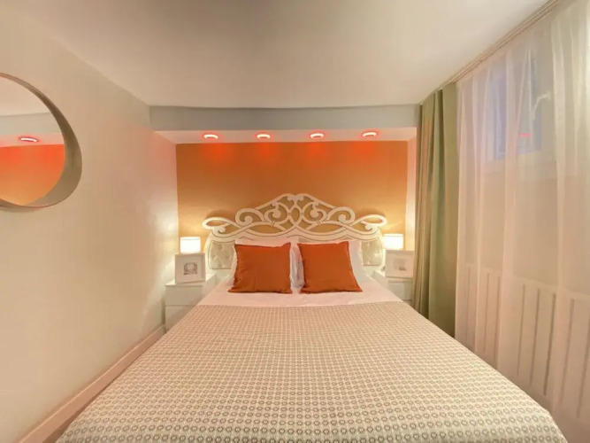 Refreshing Duplex Flat With Jacuzzi in Sisli — фото 2