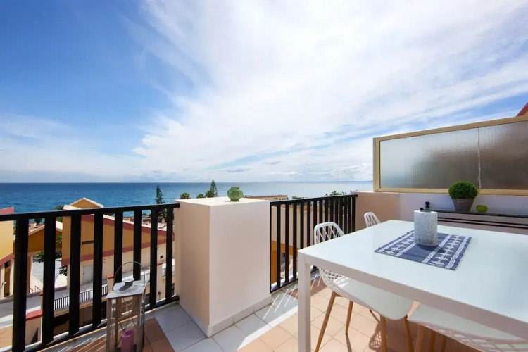 Studio in Marbella Steps From Sandy Beach — фото 5