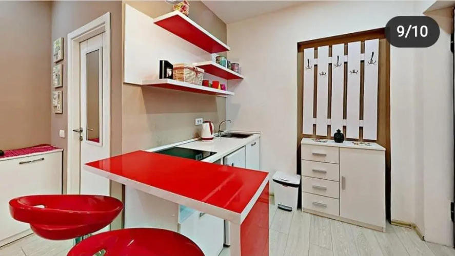 Red Studio Apartment — фото 2