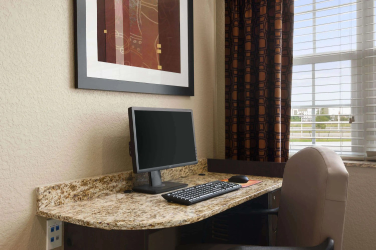 Microtel Inn & Suites by Wyndham Cotulla — фото 3
