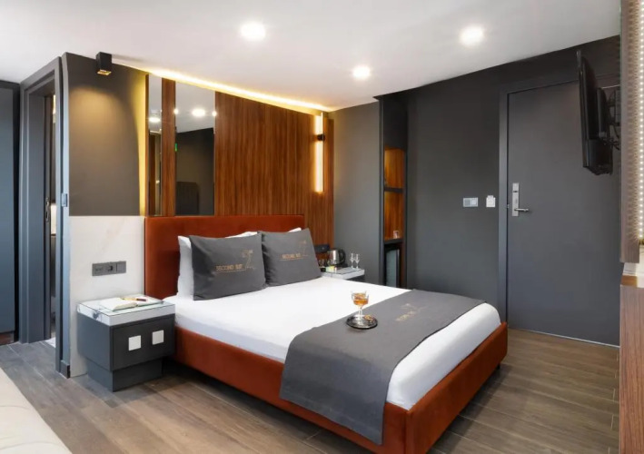 Second Suit Otel