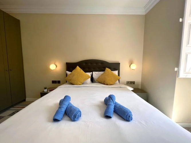 Local Gem Spacious 2BR 2BA Duplex Apartment — фото 4