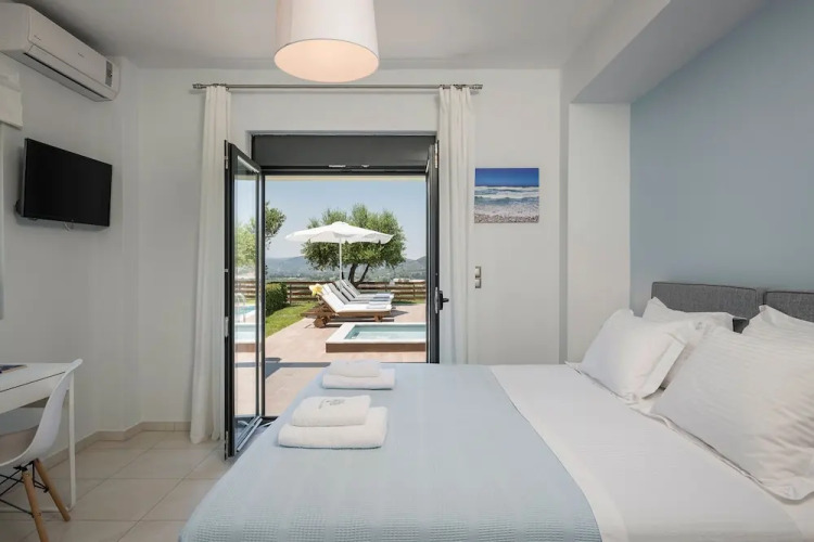 Mythic Olive Villa Views - Private Pool — фото 4