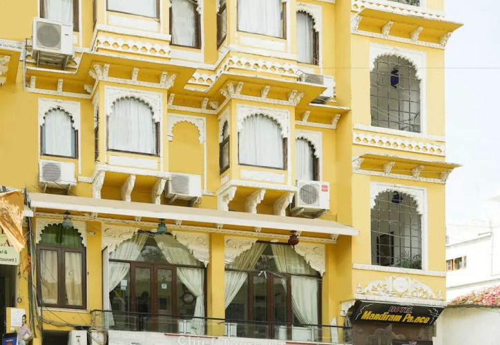 Hotel Mandiram Palace