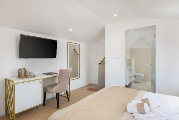 Le Premier Luxury Rooms — фото 2